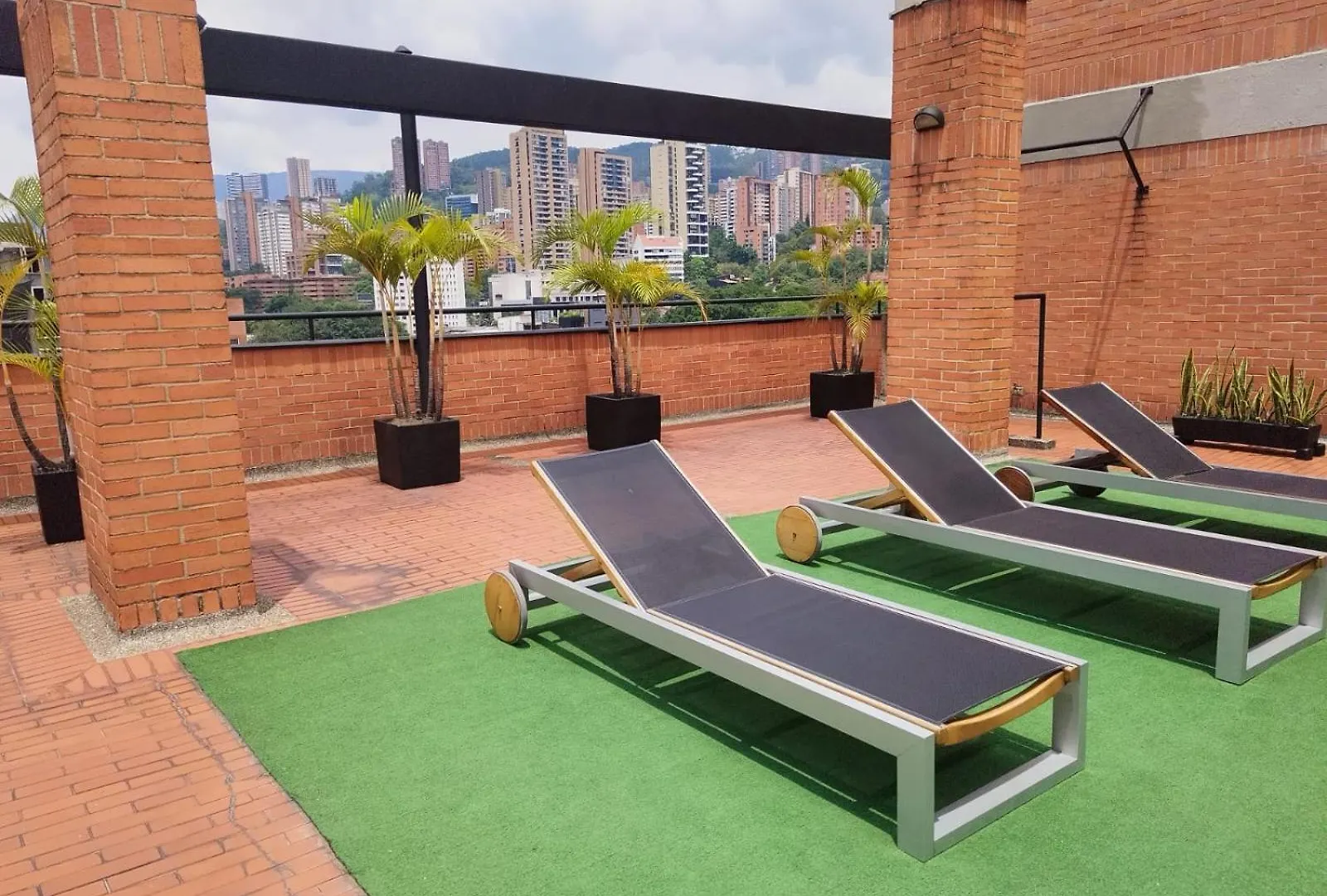Orange Suites By Vibra Bonita Medellín Appartement