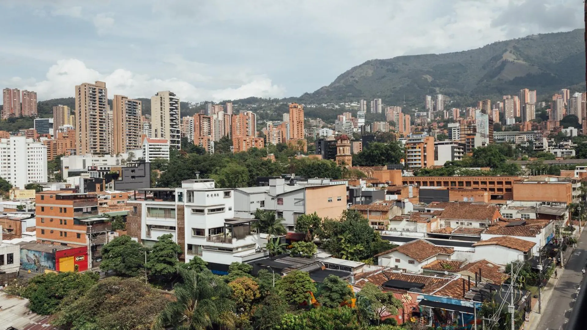 Orange Suites By Vibra Bonita Medellin 0*,
