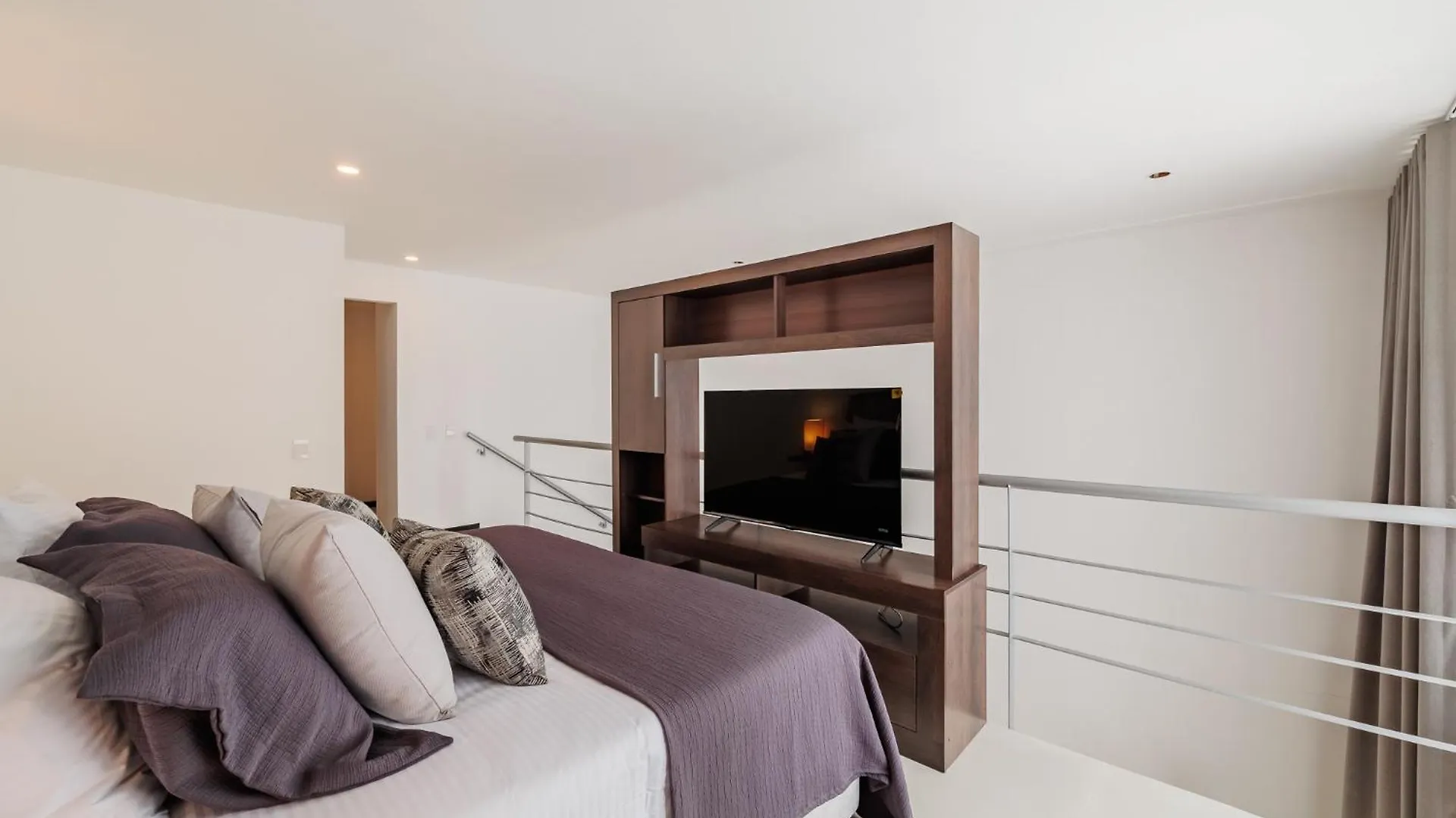 Orange Suites By Vibra Bonita Medellin Apartment